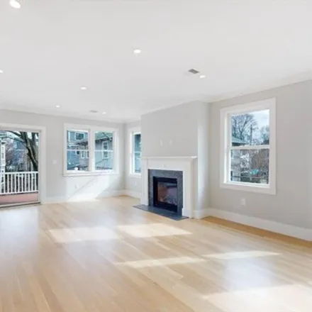 Image 3 - 10, 12 Feneno Terrace, Brookline, MA 02134, USA - Condo for sale