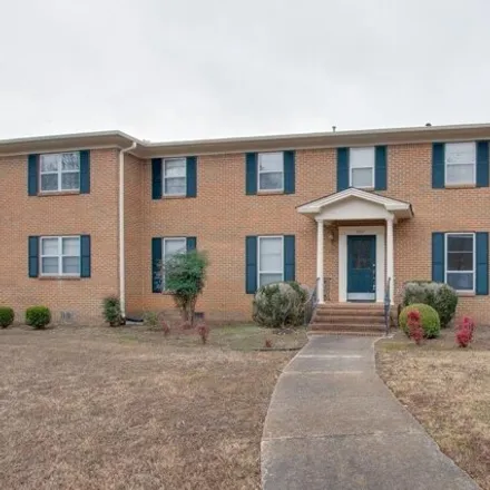 Buy this 3 bed condo on 8208 Willowbrook Circle Southeast in Willowbrook, Huntsville