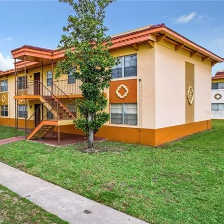 Buy this 2 bed condo on 727 McDoughall Court in Pine Castle, FL 32809