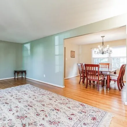 Image 2 - 403 Bostwick Lane, Gaithersburg, MD 20878, USA - House for sale