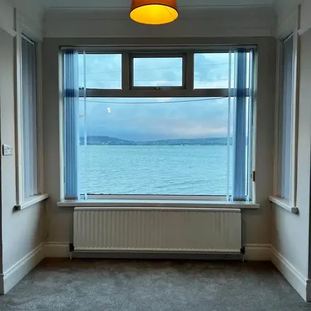 Rent this 3 bed duplex on The Esplanade in Holywood, BT18 9JN