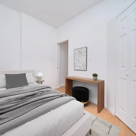 Rent this 3 bed apartment on Los Feliz in 109 Ludlow Street, New York