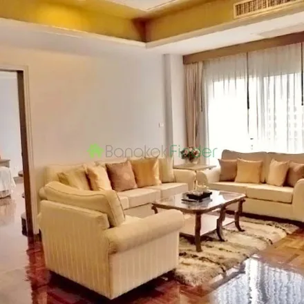 Rent this 3 bed apartment on Ratchada Place in Soi Inthamara 47, Din Daeng District