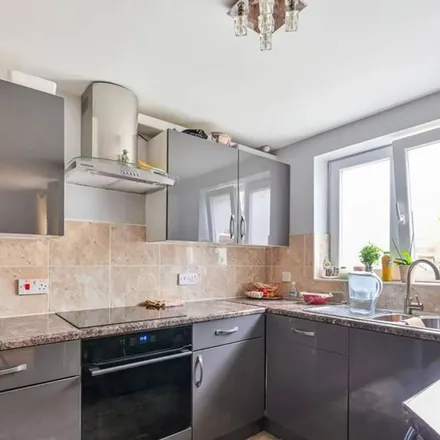 Rent this 4 bed apartment on 94 Grimsby Grove in London, E16 2RJ