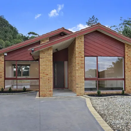 Rent this 3 bed apartment on Bouverie Place in Epping VIC 3076, Australia