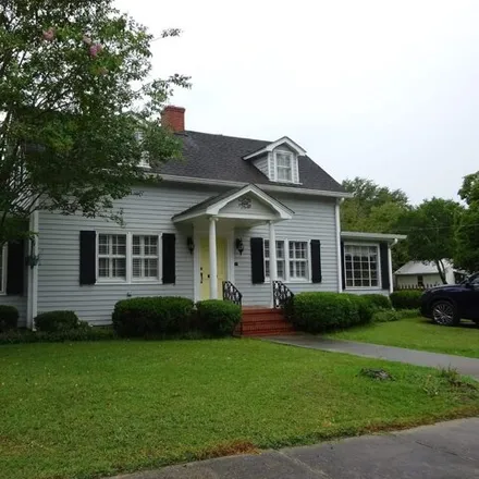 Buy this 3 bed house on 656 West Liberty Street in Claxton, GA 30417