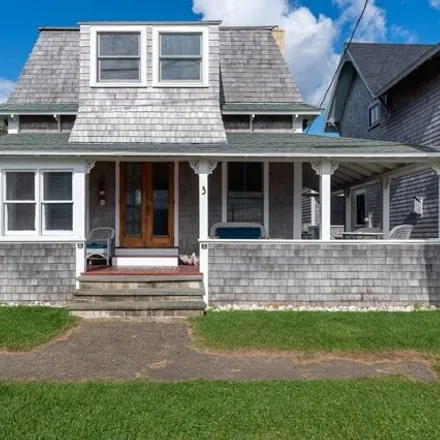 Buy this 4 bed house on 3 Canonicus Avenue in Oak Bluffs, MA 02557