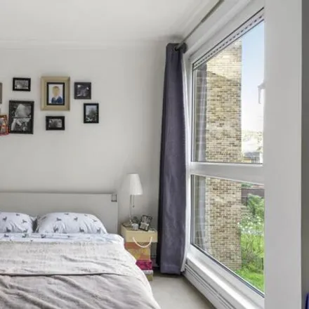 Image 2 - 327 Hornsey Road, London, N4 3GY, United Kingdom - Apartment for sale