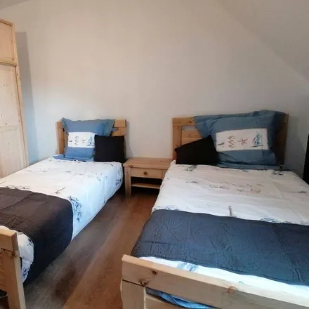 Rent this 4 bed house on 56400 Plougoumelen