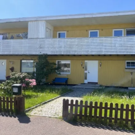 Rent this 4 bed townhouse on Östra Gunnesgärde 9C in 417 48 Gothenburg, Sweden