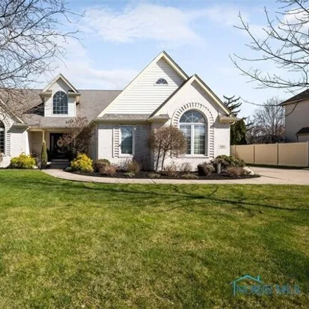 Buy this 4 bed house on 567 Prairie Rose Drive in Perrysburg, OH 43551