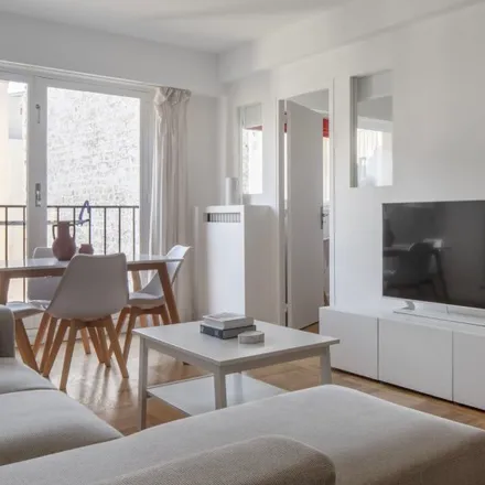 Rent this 2 bed apartment on 57 Rue Rennequin in 75017 Paris, France