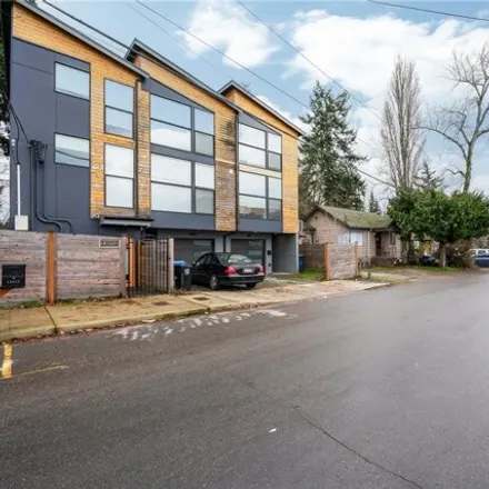 Buy this 2 bed condo on 14016 Midvale Avenue North in Seattle, WA 98133