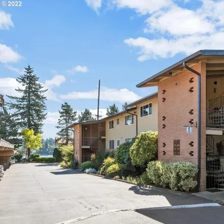 Buy this 1 bed condo on 1334 Southeast Lava Drive in Milwaukie, OR 97222