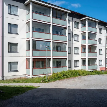 Rent this 3 bed apartment on Päiväperhonkatu in 33400 Tampere, Finland