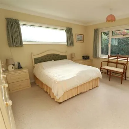 Image 6 - Willow Close, Brentwood, CM13 2NT, United Kingdom - House for sale