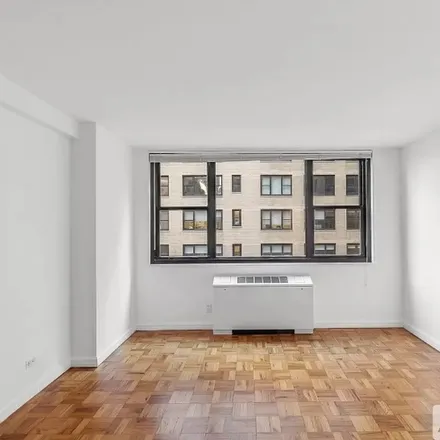 Image 7 - W 57th St, Unit 6C - Apartment for rent