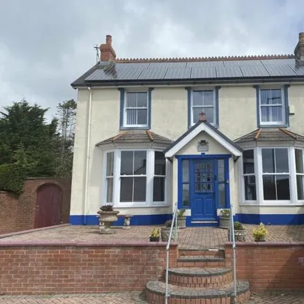 Buy this 5 bed house on Serpentine Road in Tenby, SA70 8DD
