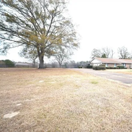 Buy this 3 bed house on US 82 in Magnolia, AR 71753
