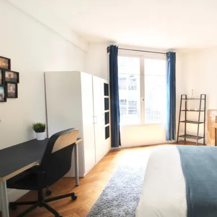 Rent this 3 bed room on 16 Rue de Varize in 75016 Paris, France