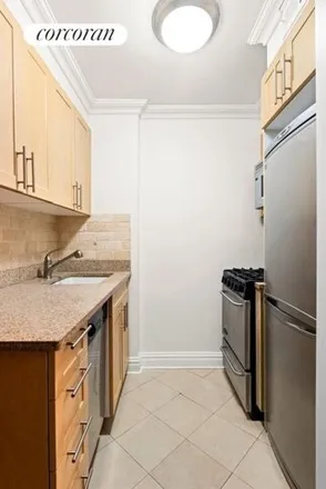 Image 4 - Kitchen Valley Marketplace, 401 West 56th Street, New York, NY 10019, USA - Apartment for rent