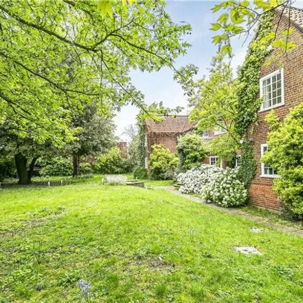 Image 9 - Dartmouth Place, London, W4 2RH, United Kingdom - House for sale