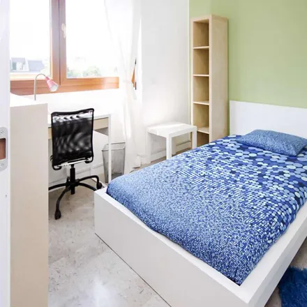 Rent this 5 bed room on Viale Sondrio 7 in 20124 Milan MI, Italy