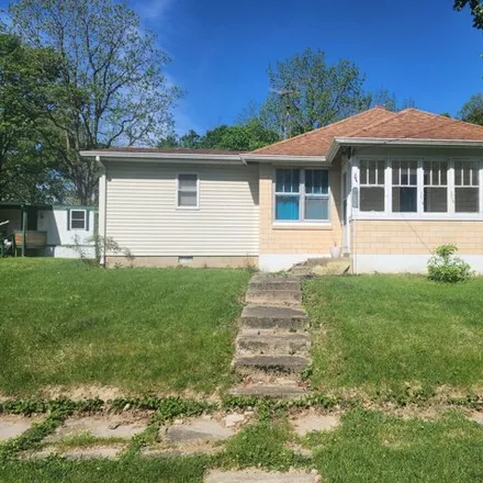 Buy this 3 bed house on 304 North 2nd Street in Kingman, Fountain County