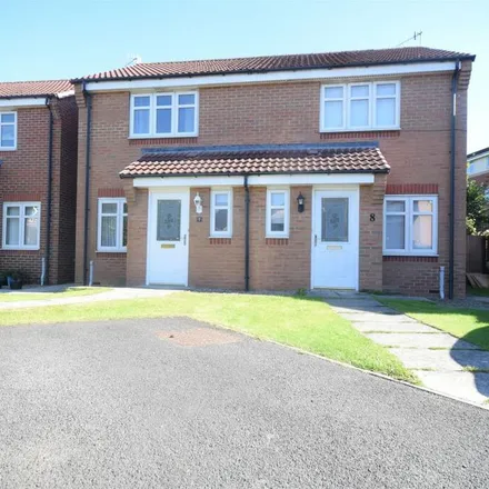 Rent this 2 bed duplex on The Covers in Swalwell, NE16 3DB