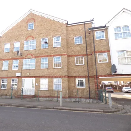 Rent this 2 bed apartment on Chase Road in Southend-on-Sea, SS1 2RE