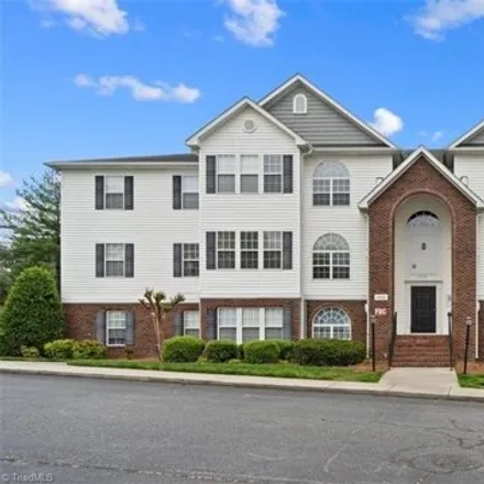 Buy this 2 bed condo on 4320 Cedarcroft Court in High Point, NC 27409