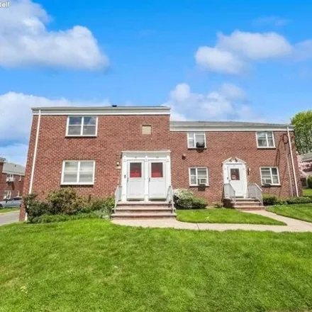 Buy this 1 bed condo on Crestwood Avenue in Hackensack, NJ 07601