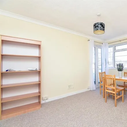 Rent this 2 bed apartment on Beech Lawns in London, N12 9PP