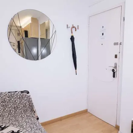 Image 8 - Carrer d'Osona, 4, 08023 Barcelona, Spain - Apartment for rent