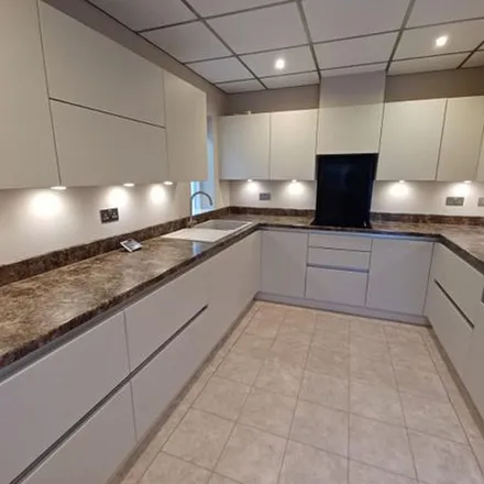 Rent this 2 bed apartment on Solihull Bypass in Knowle, B93 9LL