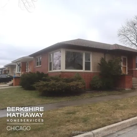 Rent this 3 bed house on South Francisco Avenue in Evergreen Park, IL 60805