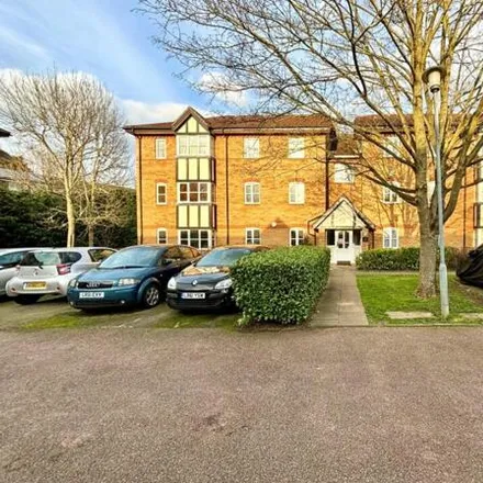 Buy this 1 bed apartment on Lytton Road in London, EN5 5FL