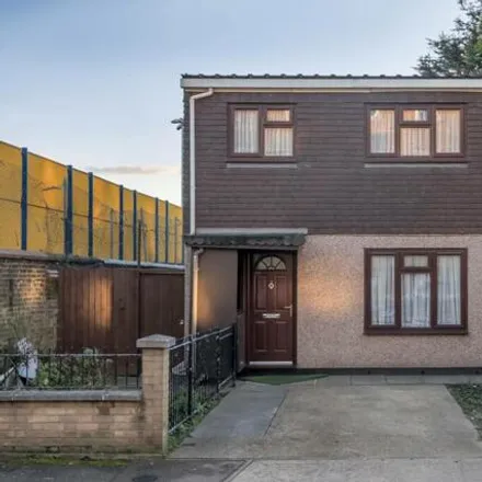 Image 6 - 4 Milner Road, Mill Meads, London, E15 3AD, United Kingdom - House for sale