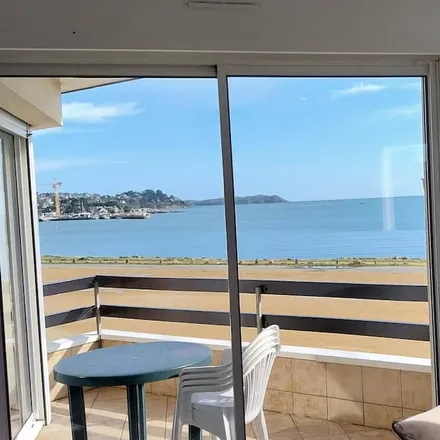 Image 3 - 22700 Perros-Guirec, France - Apartment for rent