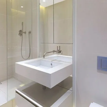Rent this 3 bed apartment on Barclays in 31 St. James's Street, London