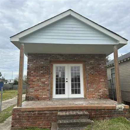 Image 1 - 2365 North Tonti Street, New Orleans, LA 70117, USA - House for sale