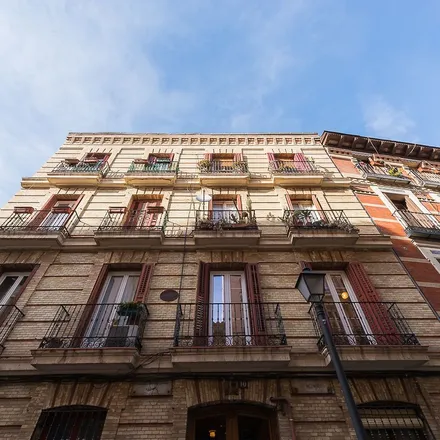 Rent this 3 bed apartment on El Museo del Tarot in Calle de San Alberto, 1