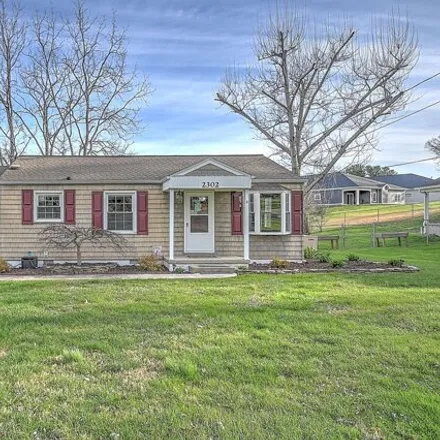 Buy this 3 bed house on 2302 Princeton Lane in North Johnson City, Johnson City