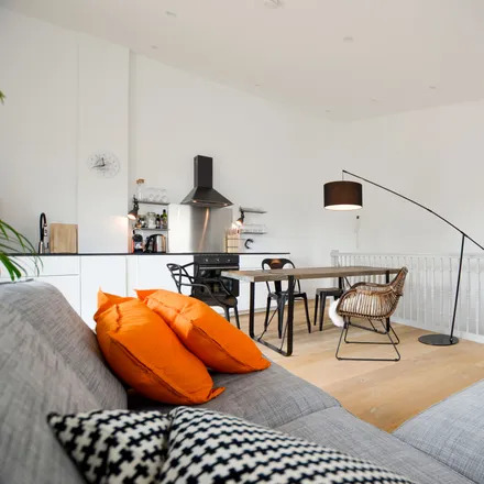 Rent this 2 bed apartment on Rehfuesstraße 4 in 53115 Bonn, Germany