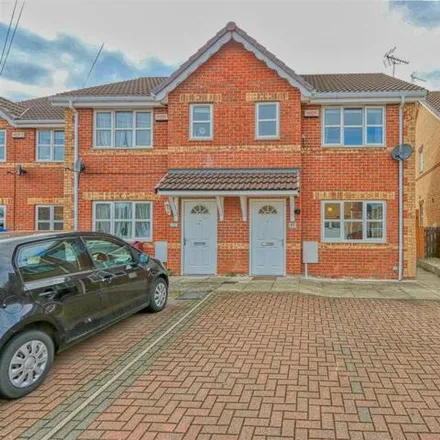 Buy this 3 bed townhouse on Calver Avenue in North Wingfield, S42 5WA