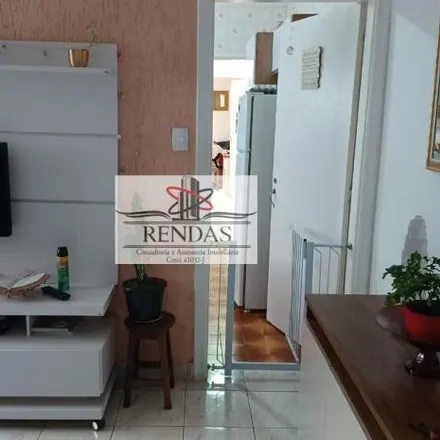 Buy this 2 bed apartment on Rua Ouvidor Portugal 683 in Vila Monumento, São Paulo - SP