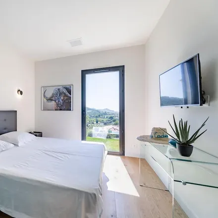 Rent this 2 bed house on 83740 La Cadière-d'Azur