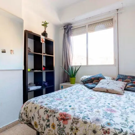 Rent this 4 bed apartment on Avinguda de Blasco Ibáñez in 107, 46022 Valencia