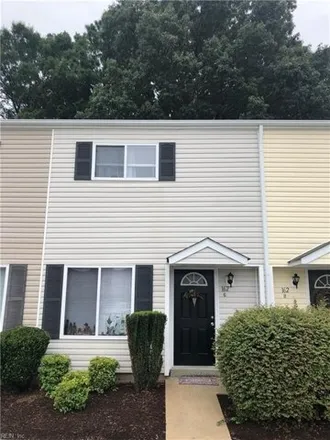 Rent this 2 bed townhouse on 162 Delmar Lane in Warwick Lawns, VA 23602