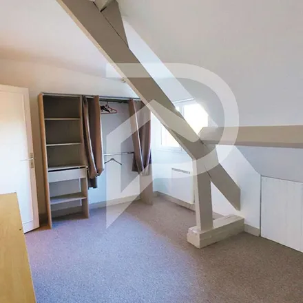Rent this 3 bed apartment on 17 Place de l'Église in 78290 Croissy-sur-Seine, France